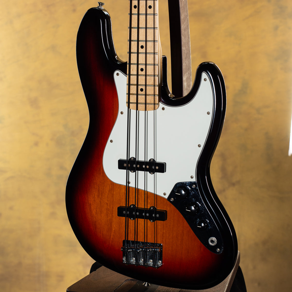 2020 Fender Player Jazz Bass Maple Fingerboard 3 Color Sunburst