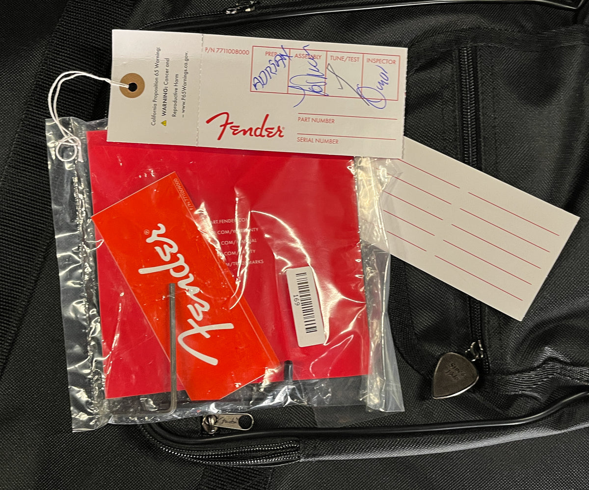 Fender Limited Edition Tom DeLonge Stratocaster Rosewood Fingerboard Surf Green (345)