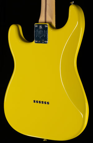 Fender Limited Edition Tom DeLonge Stratocaster Rosewood Fingerboard Graffiti Yellow (686)