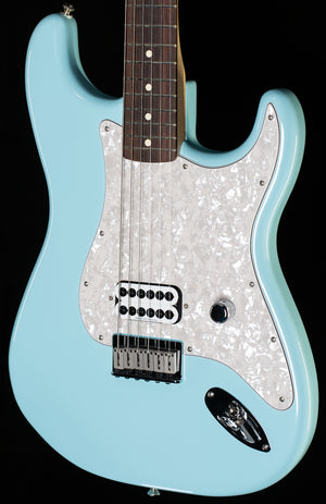 Fender Tom DeLonge Stratocaster Rosewood Fingerboard Daphne Blue (651)