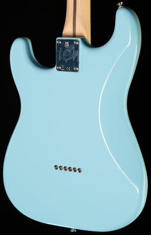 Fender Tom DeLonge Stratocaster Rosewood Fingerboard Daphne Blue (651)