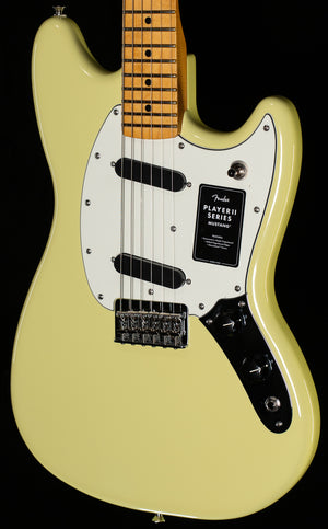 Fender Player II Mustang Maple Fingerboard Hialeah Yellow (869)