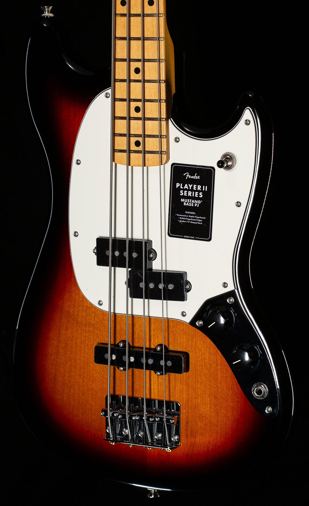 Fender Player II Mustang Bass PJ Maple Fingerboard 3-Color Sunburst (325)