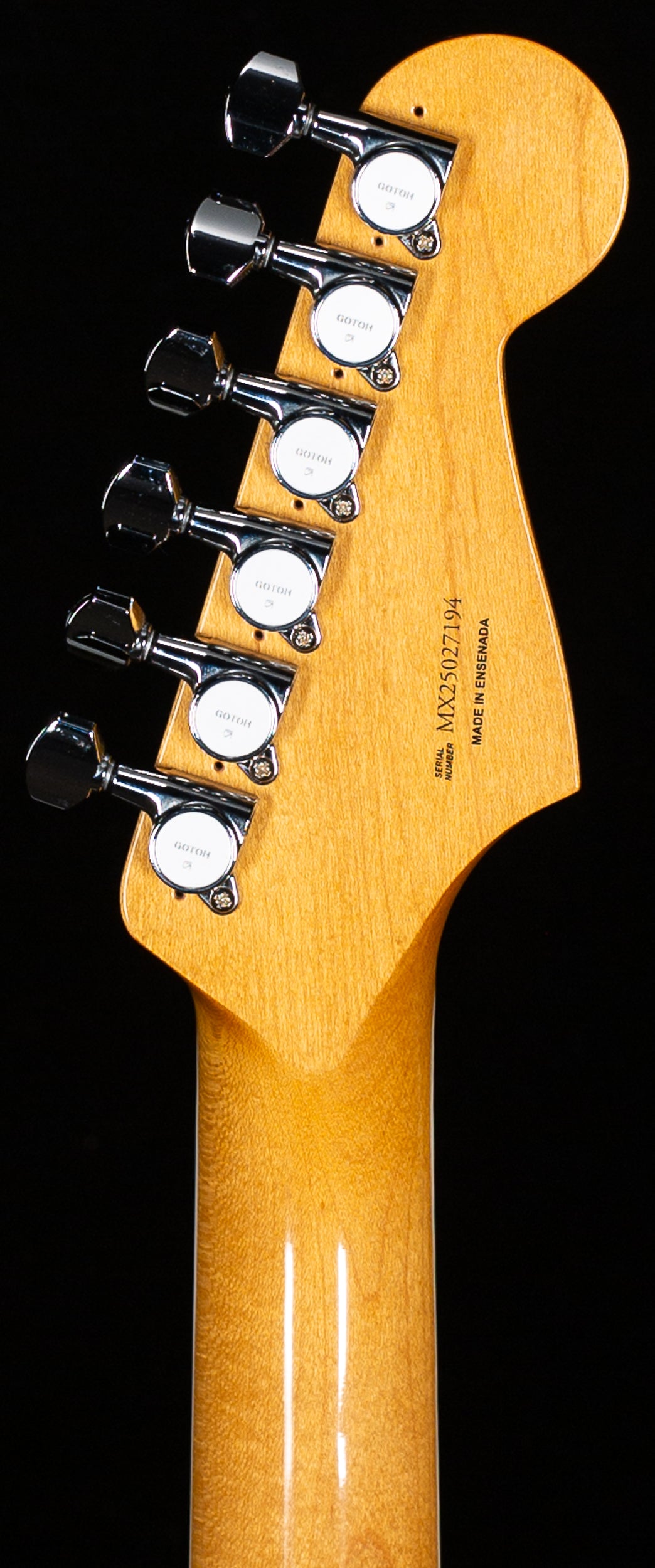 Fender Kurt Cobain Jaguar Rosewood Fingerboard 3-Color Sunburst Lefty (194)