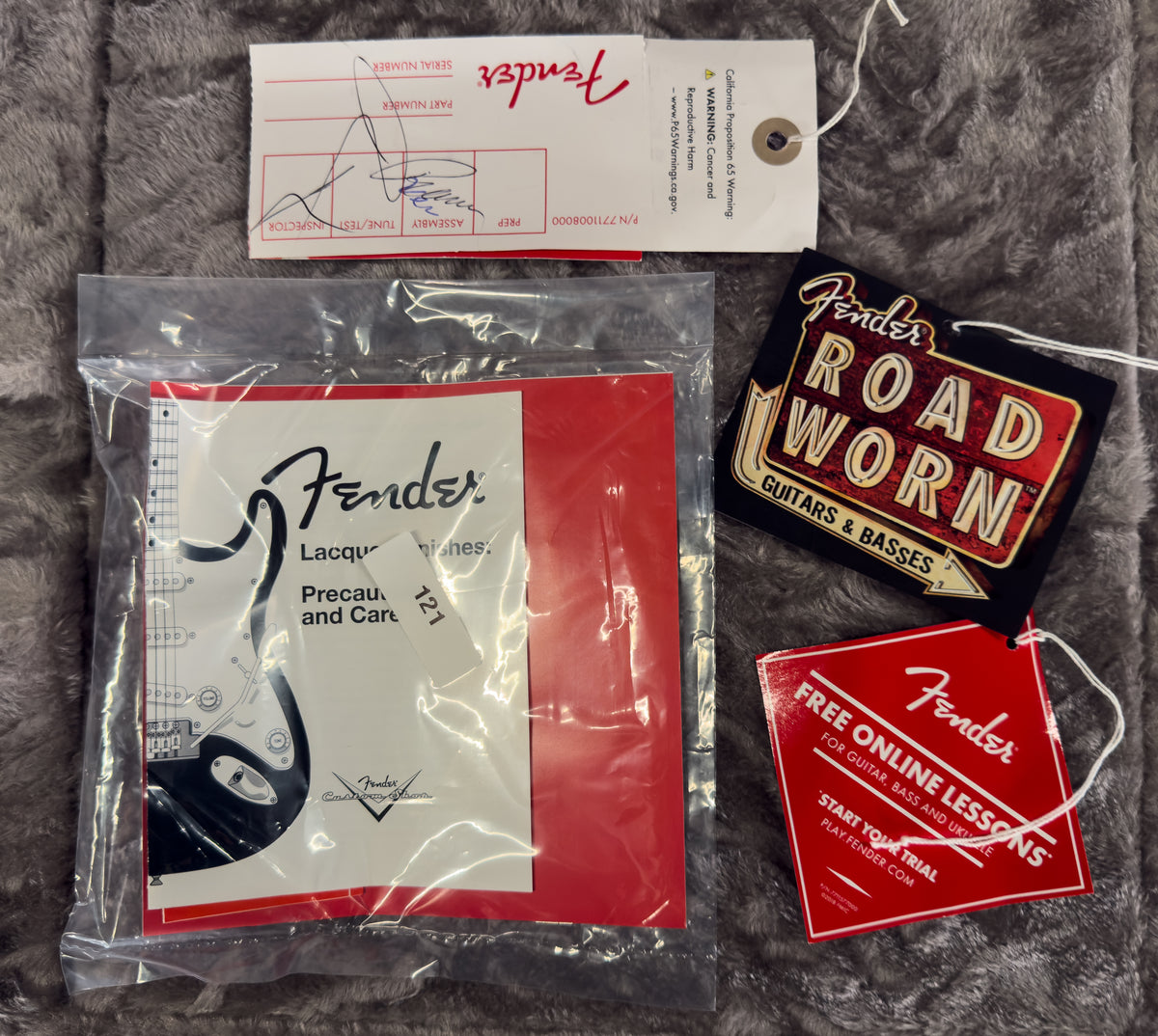 Fender Vintera II Road Worn &#39;60s Precision Bass Rosewood Fingerboard Fiesta Red (804)