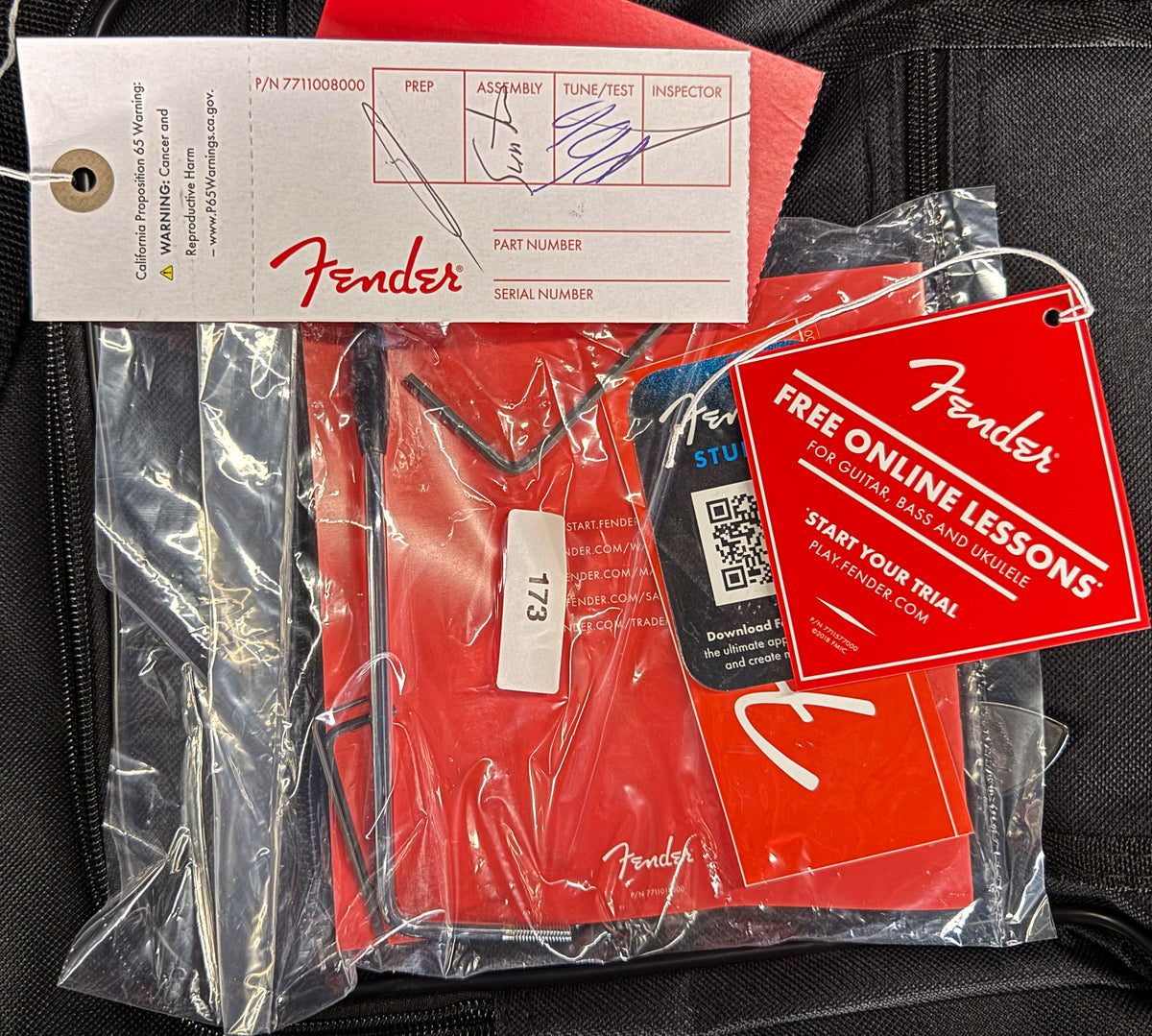 Fender Vintera II '70s Telecaster Deluxe with Tremolo Maple Fingerboard Vintage White (028)