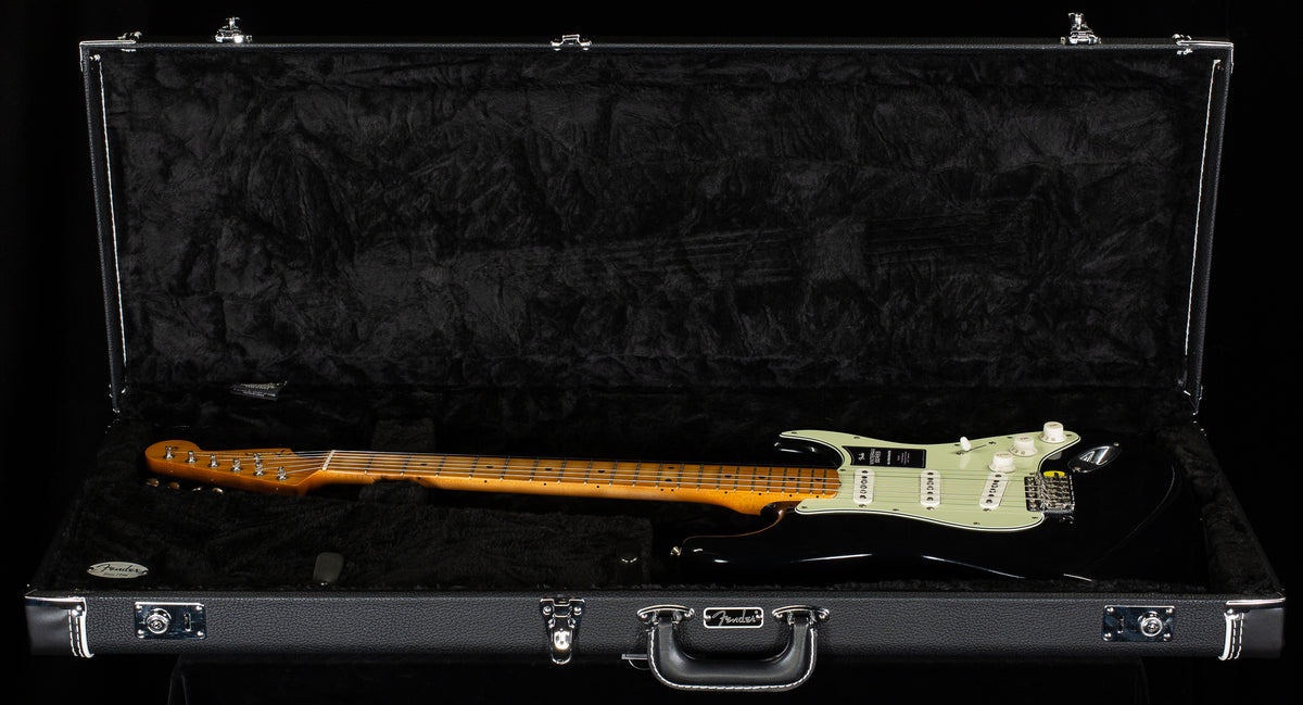 Fender Vintera II Road Worn &#39;60s Stratocaster Maple Fingerboard Black (160)