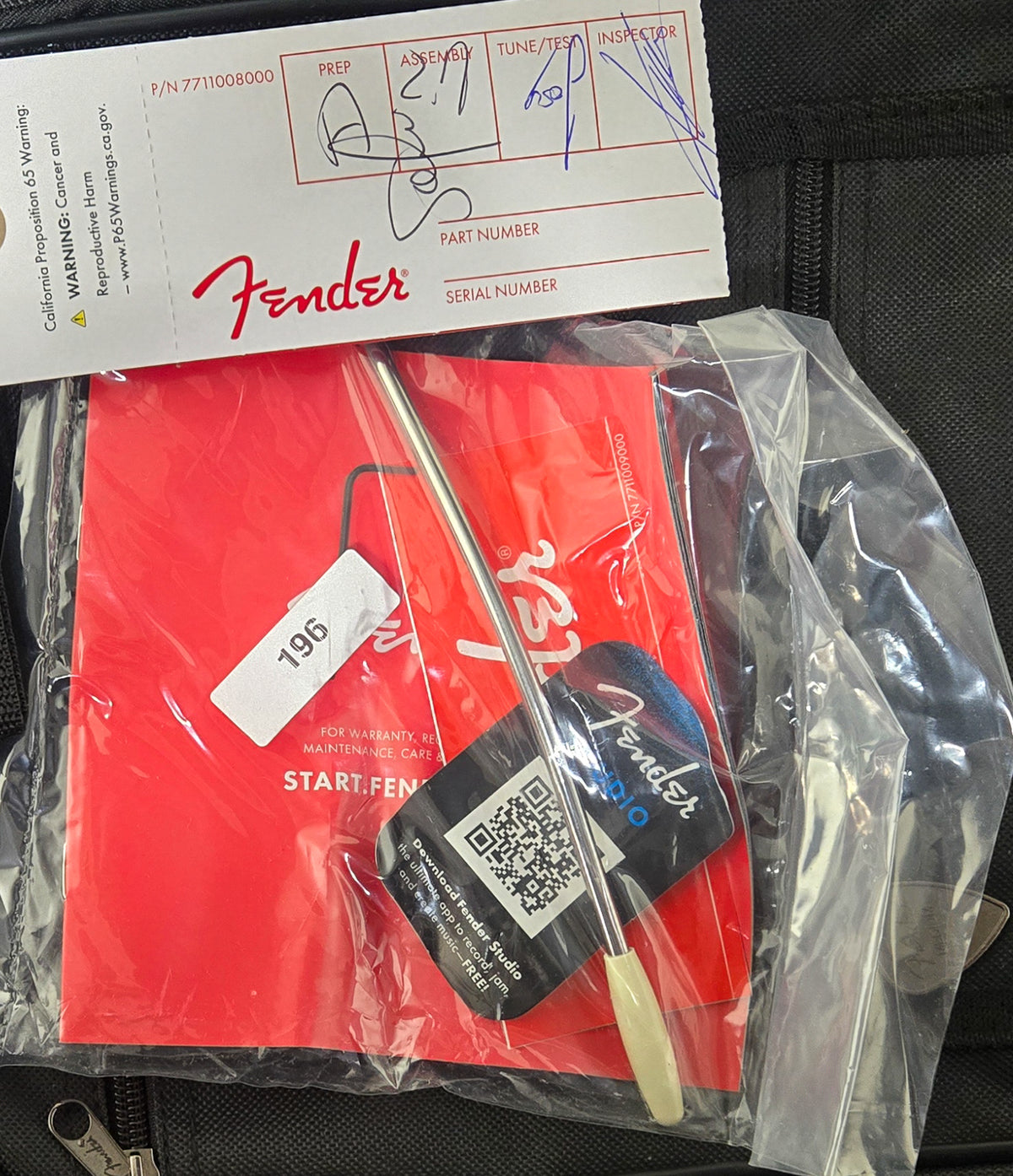 Fender Vintera III Mid '60s Jaguar, Rosewood Fingerboard, 3-Color Sunburst (720)