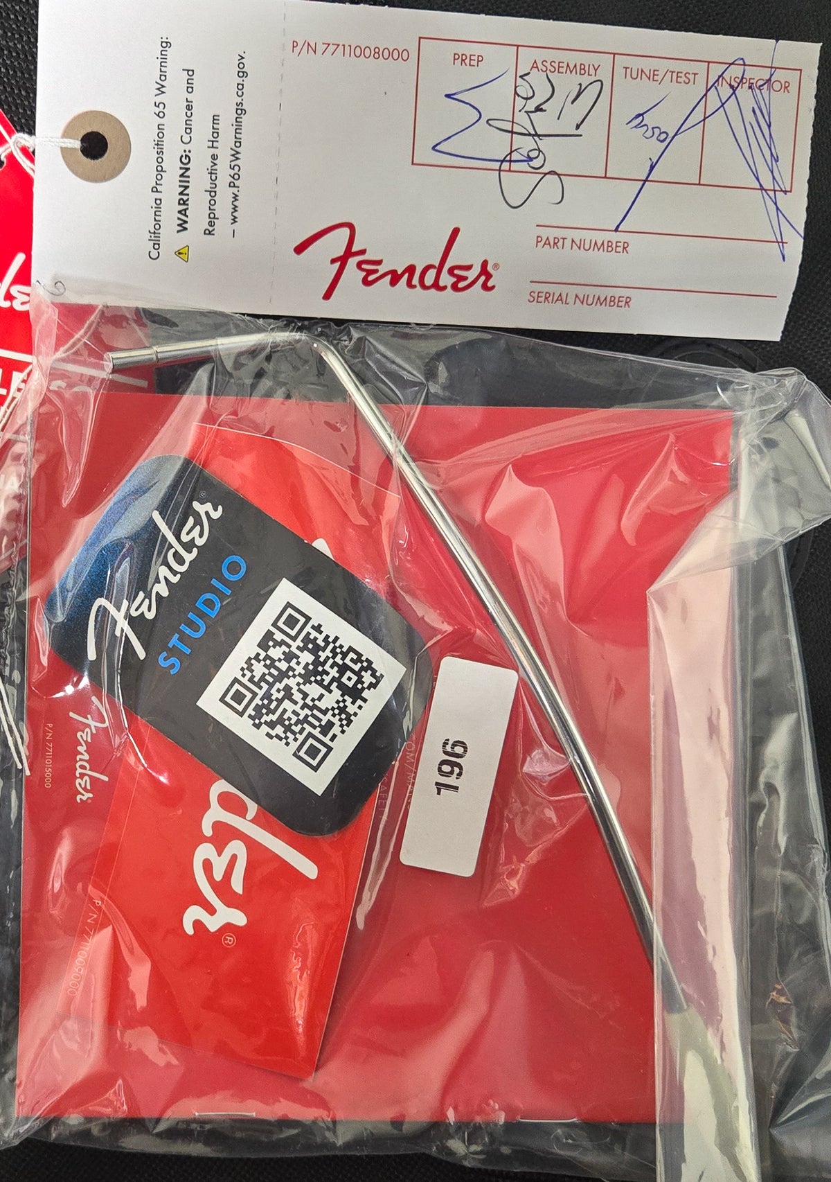 Fender Vintera III Early '60s Bass VI, Rosewood Fingerboard, Candy Apple Red (944)