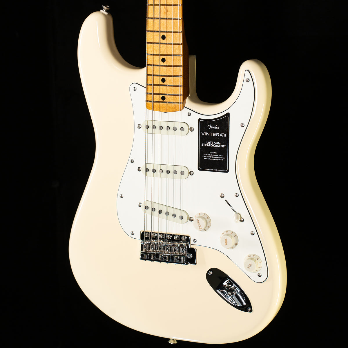 Fender Vintera III Late '60s Stratocaster, Maple Fingerboard, Olympic White (499)
