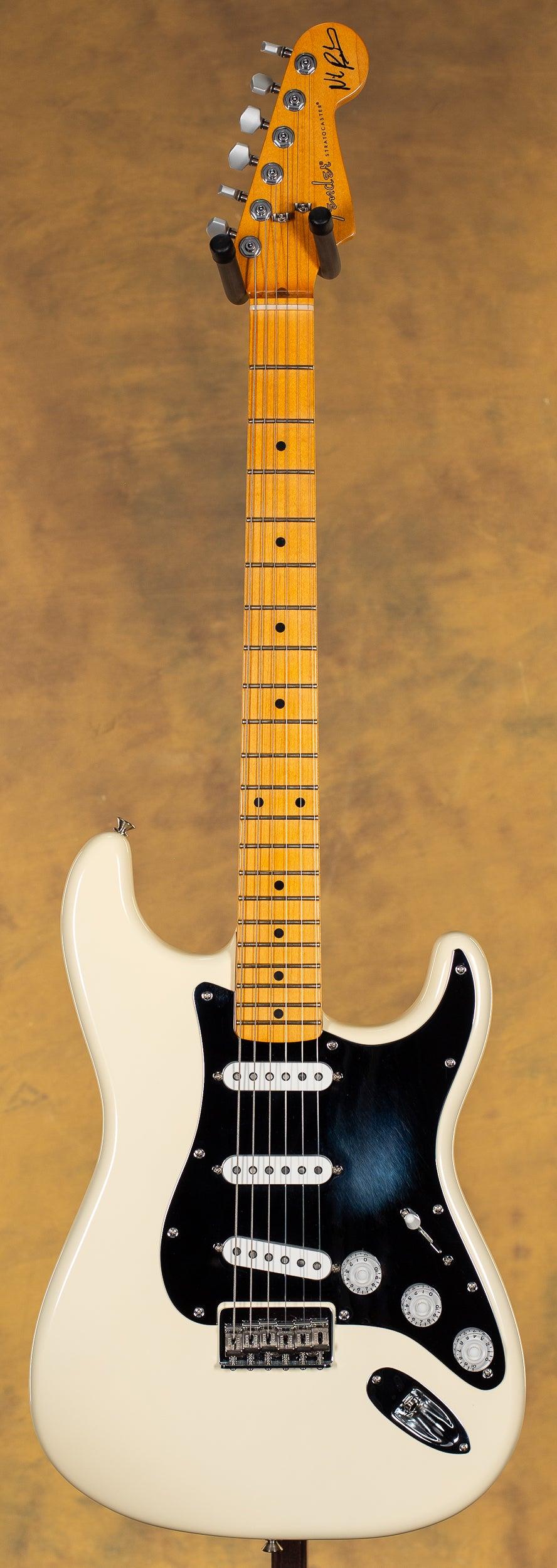 2022 Fender Nile Rodgers Signature Hitmaker Stratocaster
