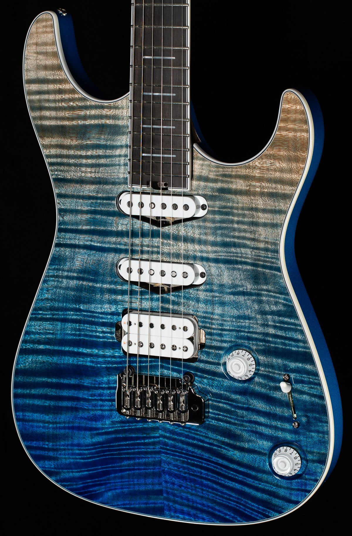 Artinger SS Summer Breeze Carved Top (K23)