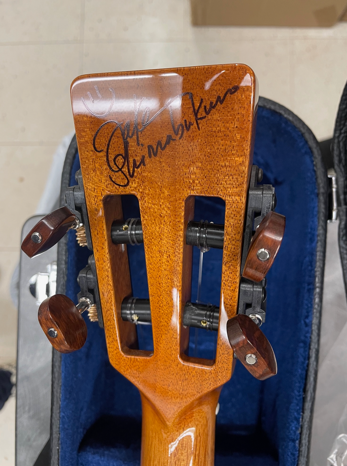 Kamaka Tenor 4 Jake Blue Edition Signed (244)