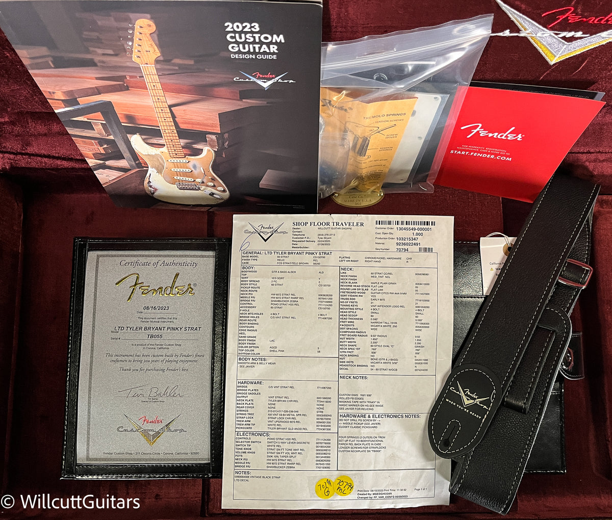 Fender Custom Shop LTD Tyler Bryant "PINKY" Stratocaster Relic (055)