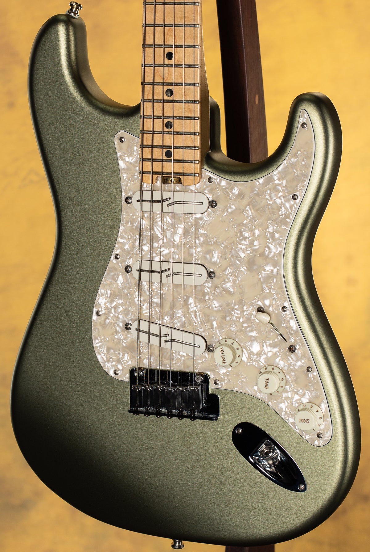 2018 Fender American Elite Stratocaster Satin Jade Pearl Metallic Fralin Split Blade