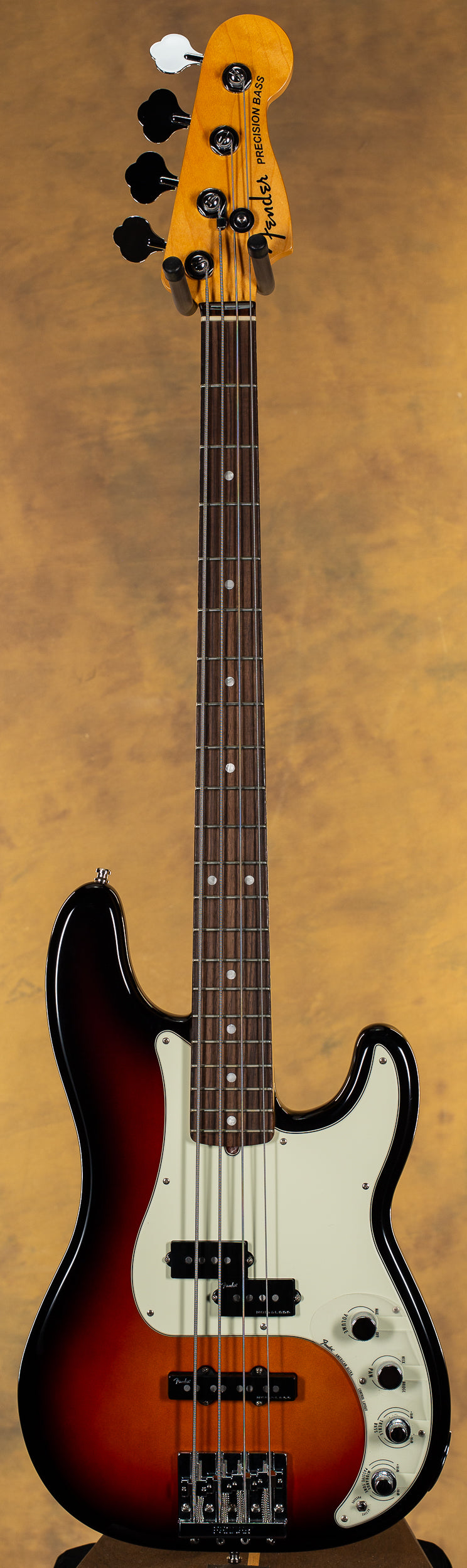 2019 Fender American Ultra Precision Bass Ultraburst