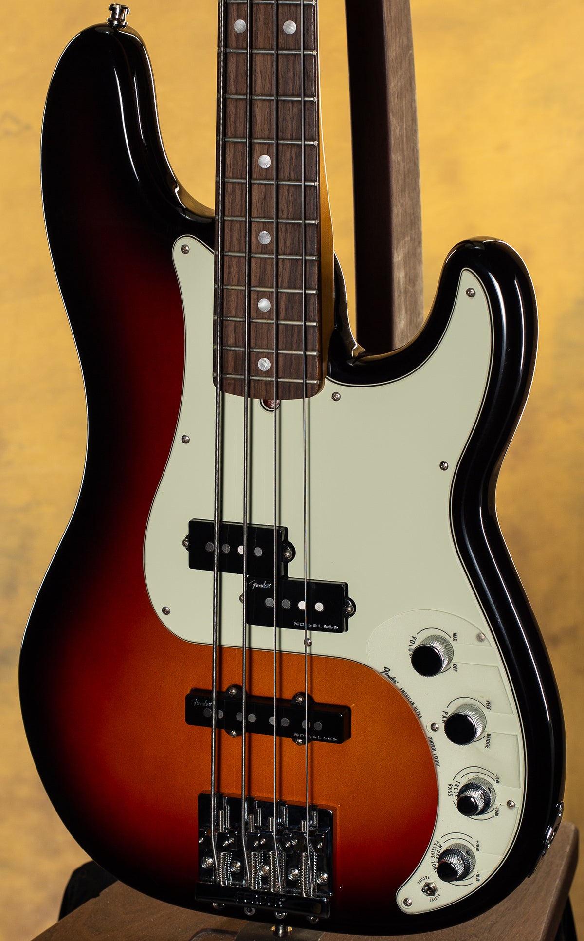 2019 Fender American Ultra Precision Bass Ultraburst