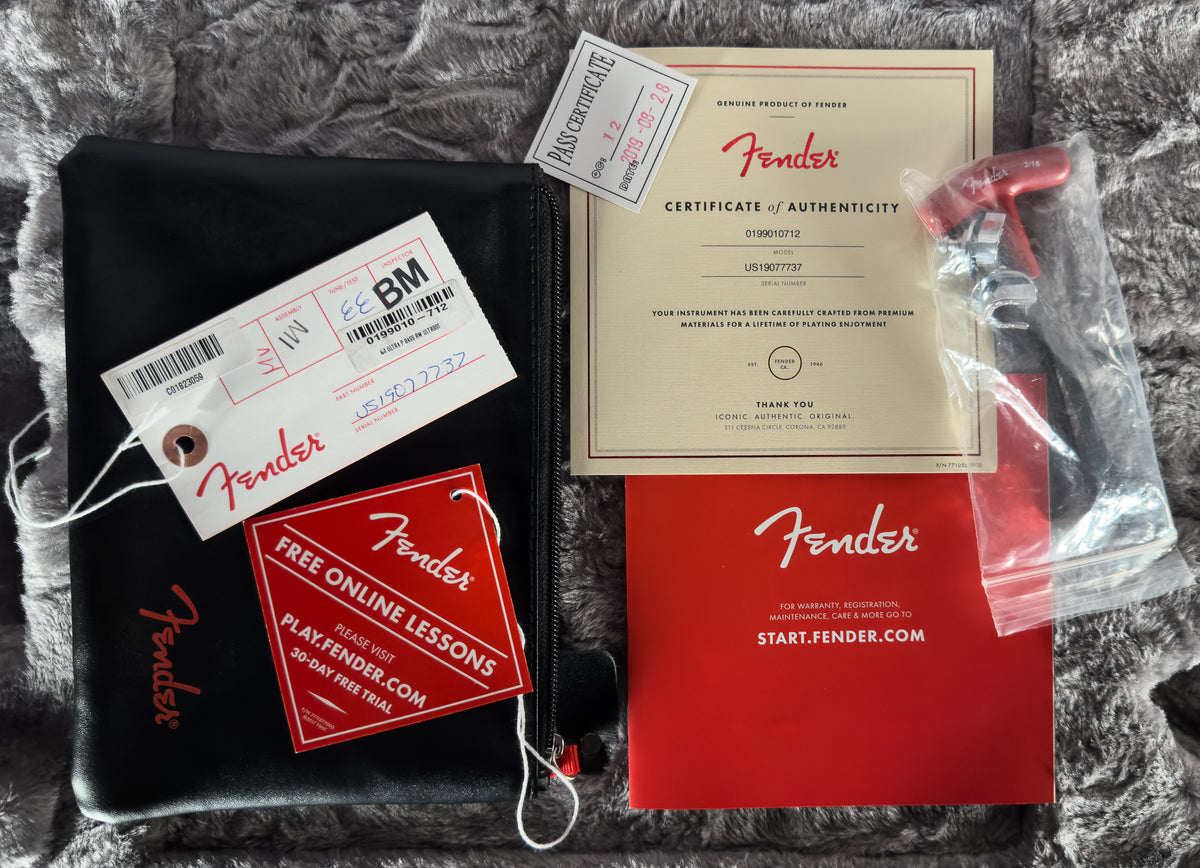 2019 Fender American Ultra Precision Bass Ultraburst