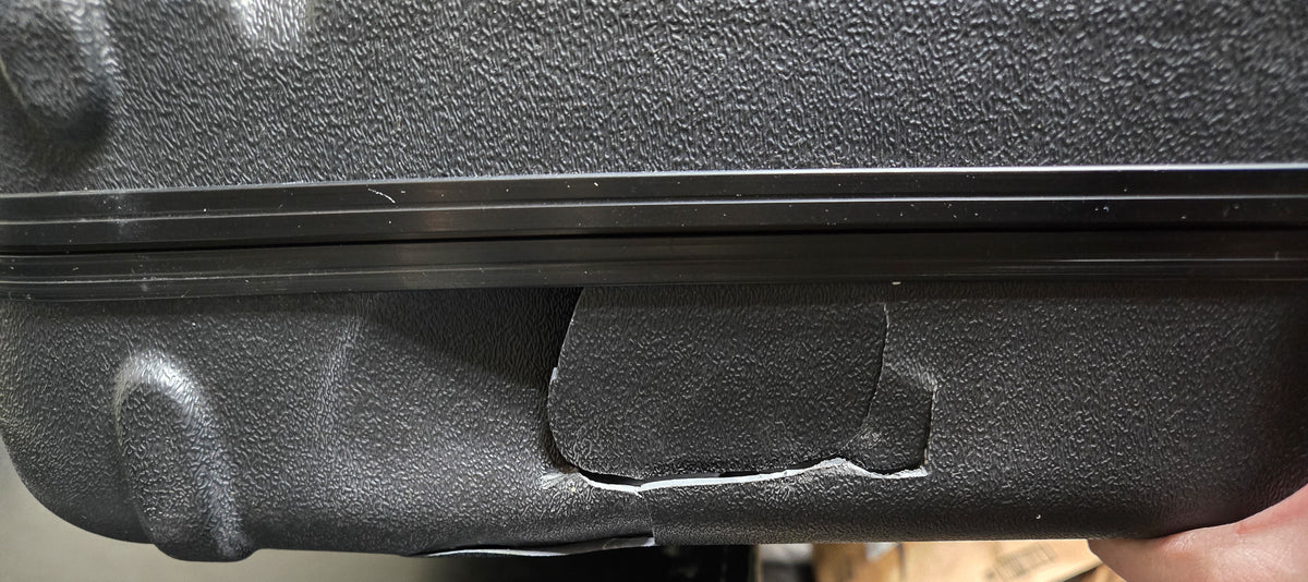 Fender American Ultra Precision Bass Rosewood Fingerboard Ultraburst New Old Stock Damaged Case