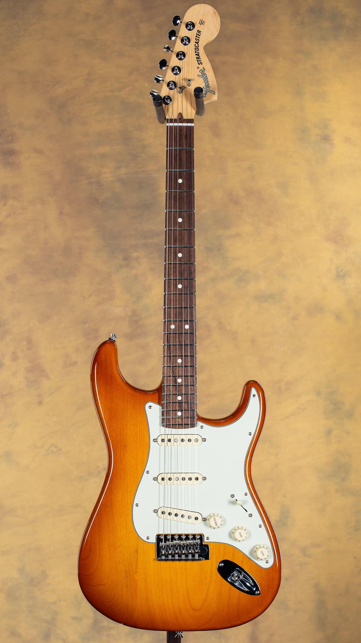 2022 Fender American Performer Stratocaster Rosewood Fingerboard Honey Burst