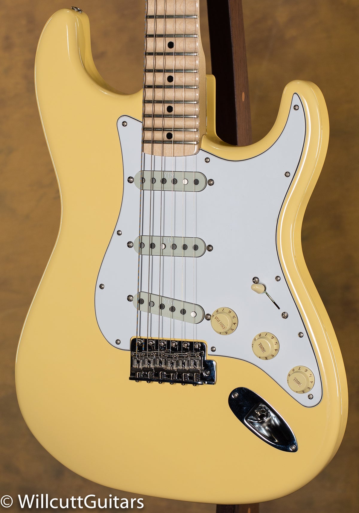 Fender Yngwie Malmsteen Stratocaster Scalloped Maple Fingerboard Vintage White