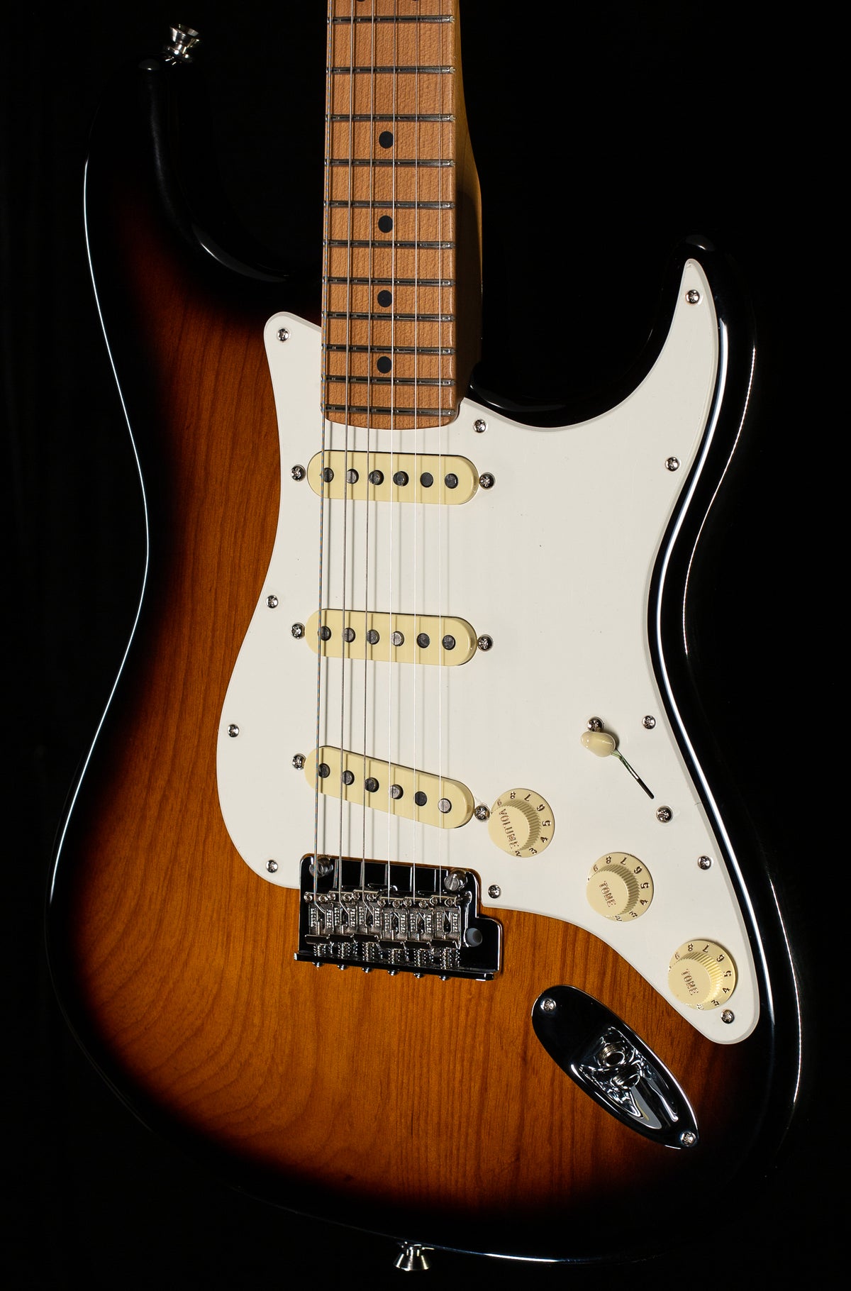 Fender American Professional II Stratocaster Roasted Maple Neck 2 Color Sunburst (016)