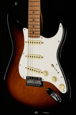 Fender American Professional II Stratocaster Roasted Maple Neck 2 Color Sunburst (108)
