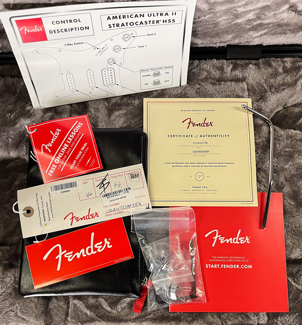 Fender American Ultra II Stratocaster HSS Ebony Fingerboard Noble Blue (356)