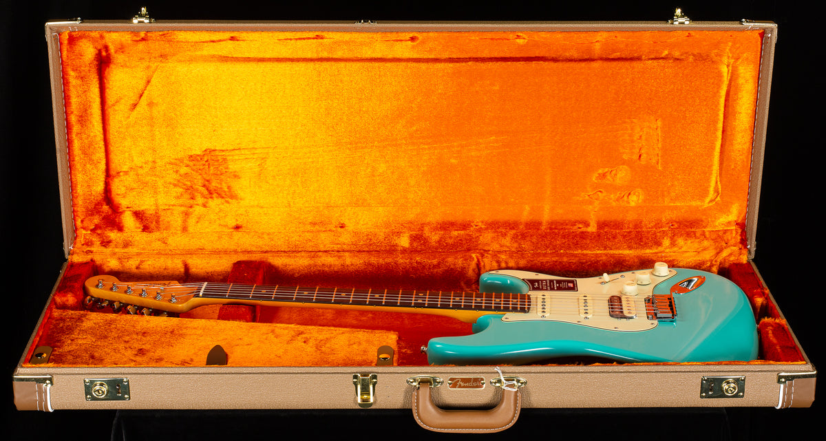 Fender American Ultra Luxe Vintage &#39;60s Stratocaster HSS Rosewood Fingerboard Sea Foam Green (844)