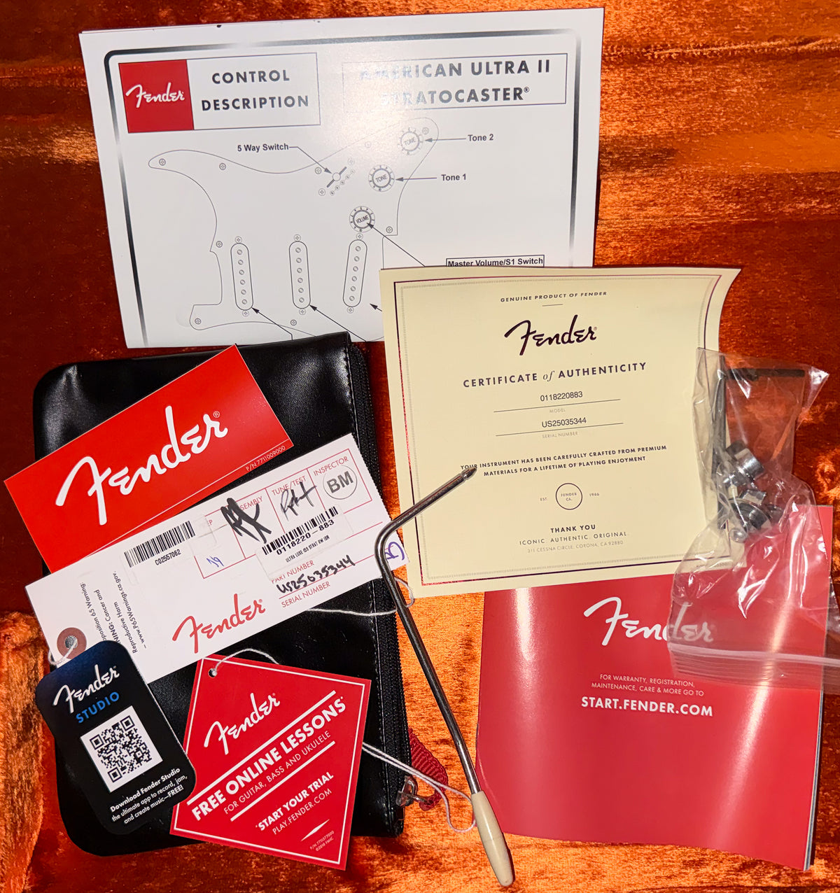 Fender American Ultra Luxe Vintage '60s Stratocaster Rosewood Fingerboard Ice Blue Metallic (344)