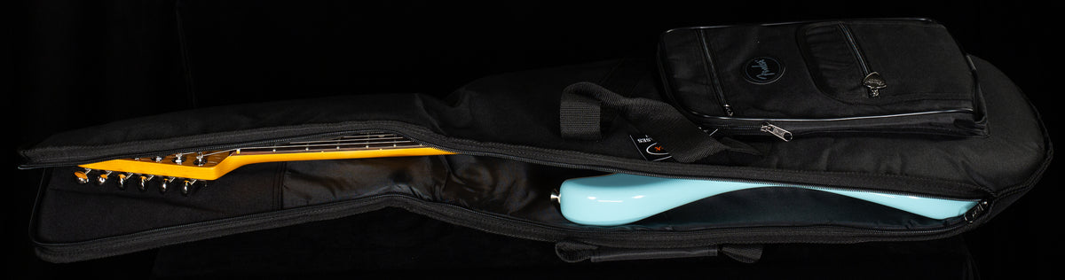 Fender Limited Edition American Professional Classic Stratocaster featuring the Fender Silent System Daphne Blue (939)