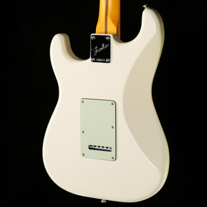 Fender Limited Edition American Professional Classic Stratocaster featuring the Fender Silent System, Maple Fingerboard, Olympic White (974)