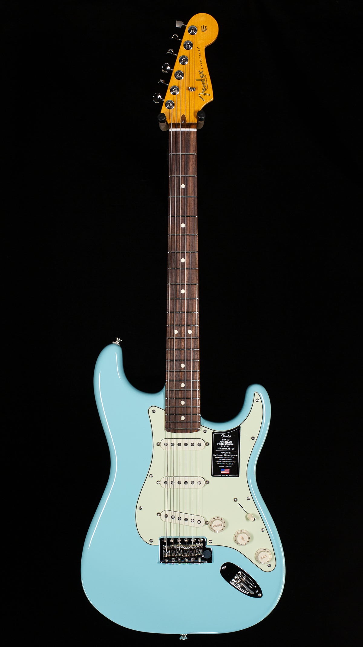 Fender Limited Edition American Professional Classic Stratocaster Fender Silent System, Daphne Blue (167)