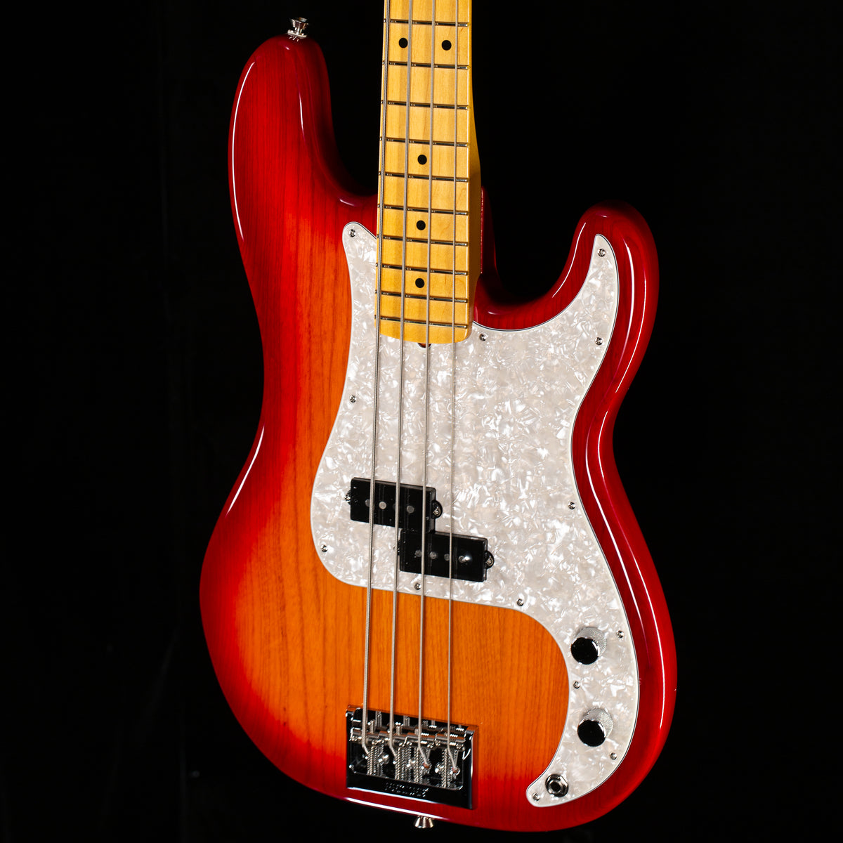 Fender American Professional Precision Bass Aged Cherry Burst (833)