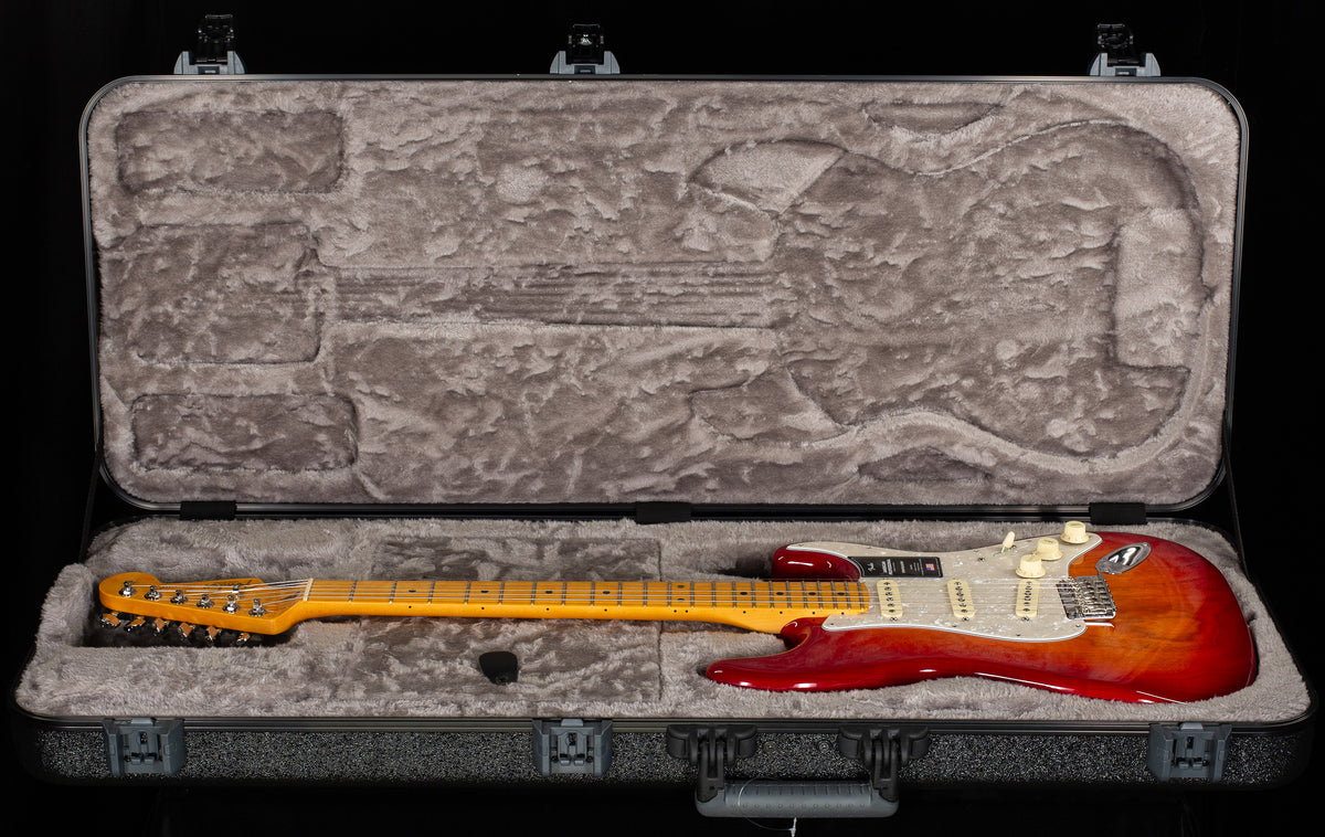 Fender American Professional Stratocaster Aged Cherry Burst (596)