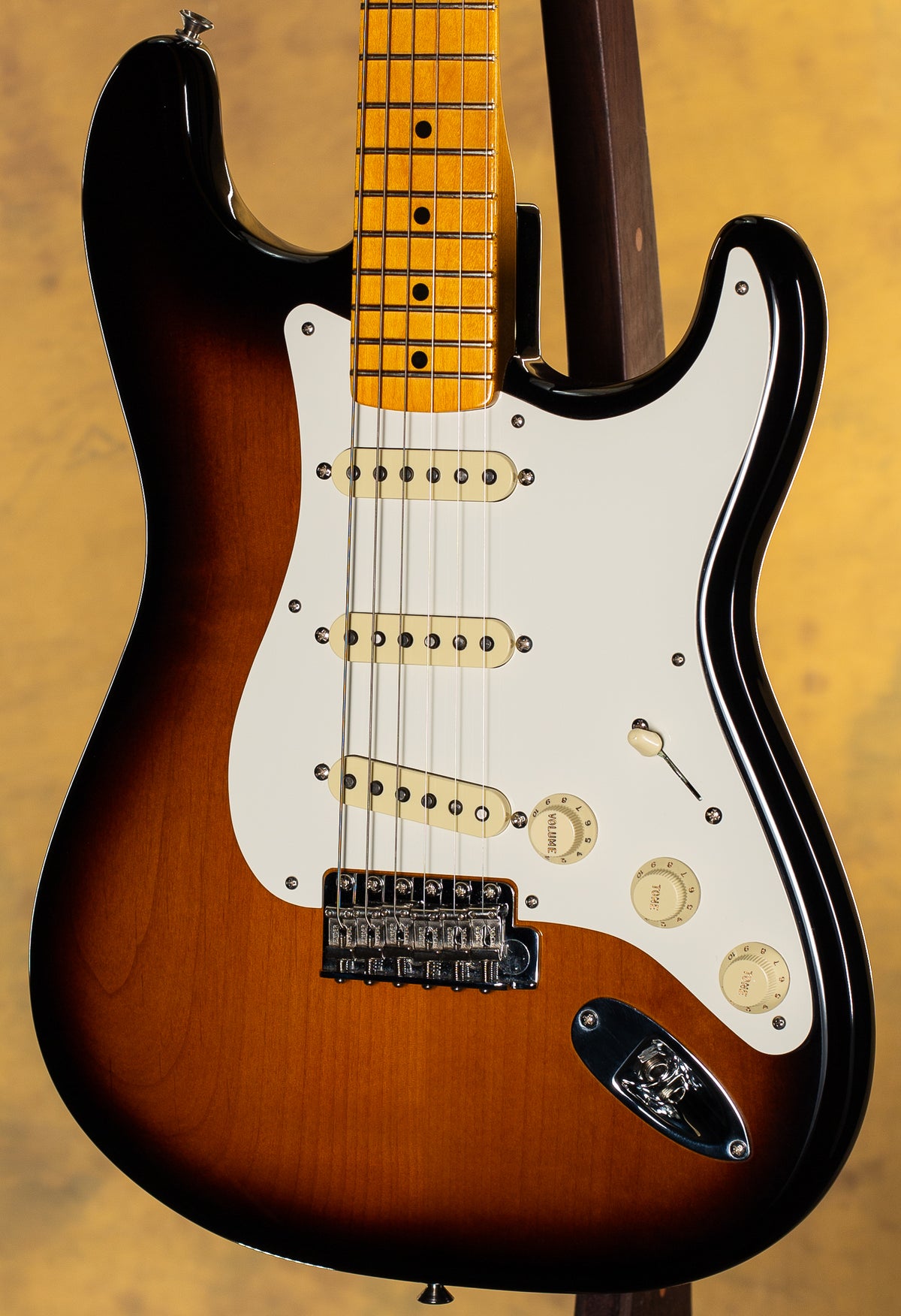 2022 Fender American Vintage II 1957 Stratocaster Maple Fingerboard 2-Color Sunburst