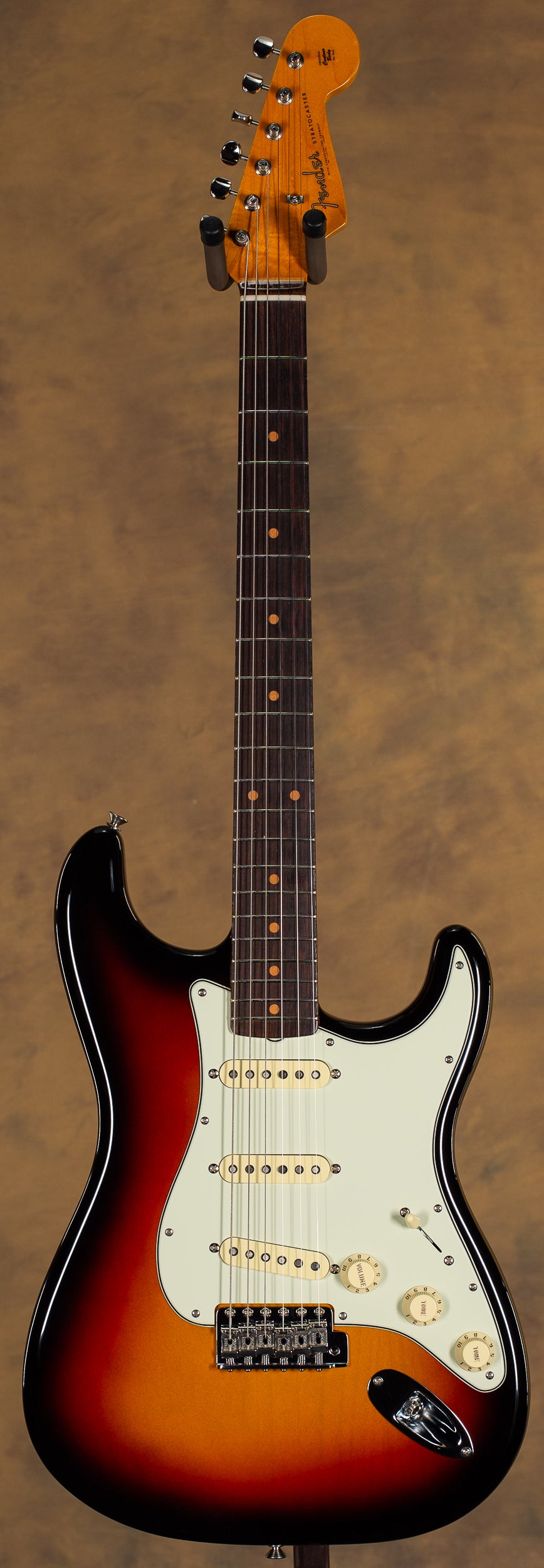 2023 Fender American Vintage II 1961 Stratocaster Rosewood Fingerboard 3-Color Sunburst