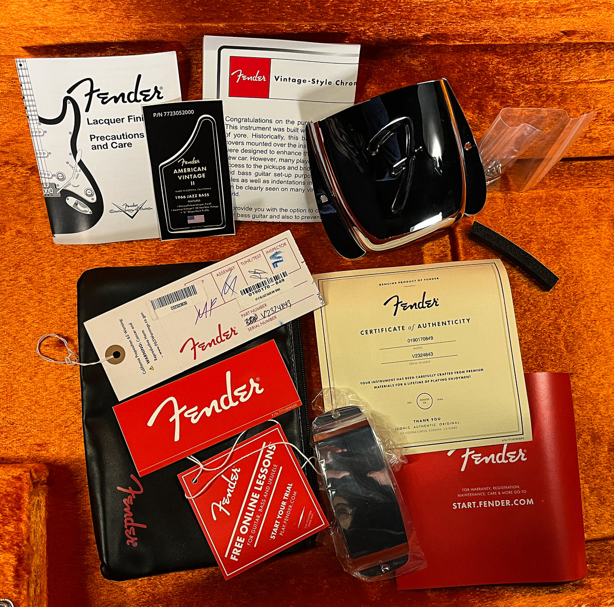 Fender American Vintage II 1966 Jazz Bass Rosewood Fingerboard Sea Foam Green (843)