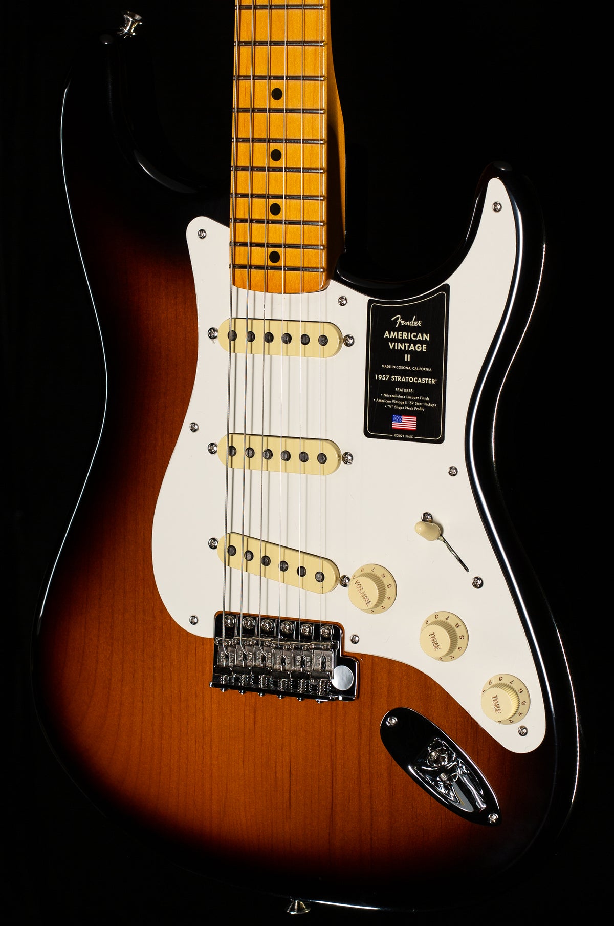 Fender American Vintage II 1957 Stratocaster Maple Fingerboard 2-Color Sunburst (432)