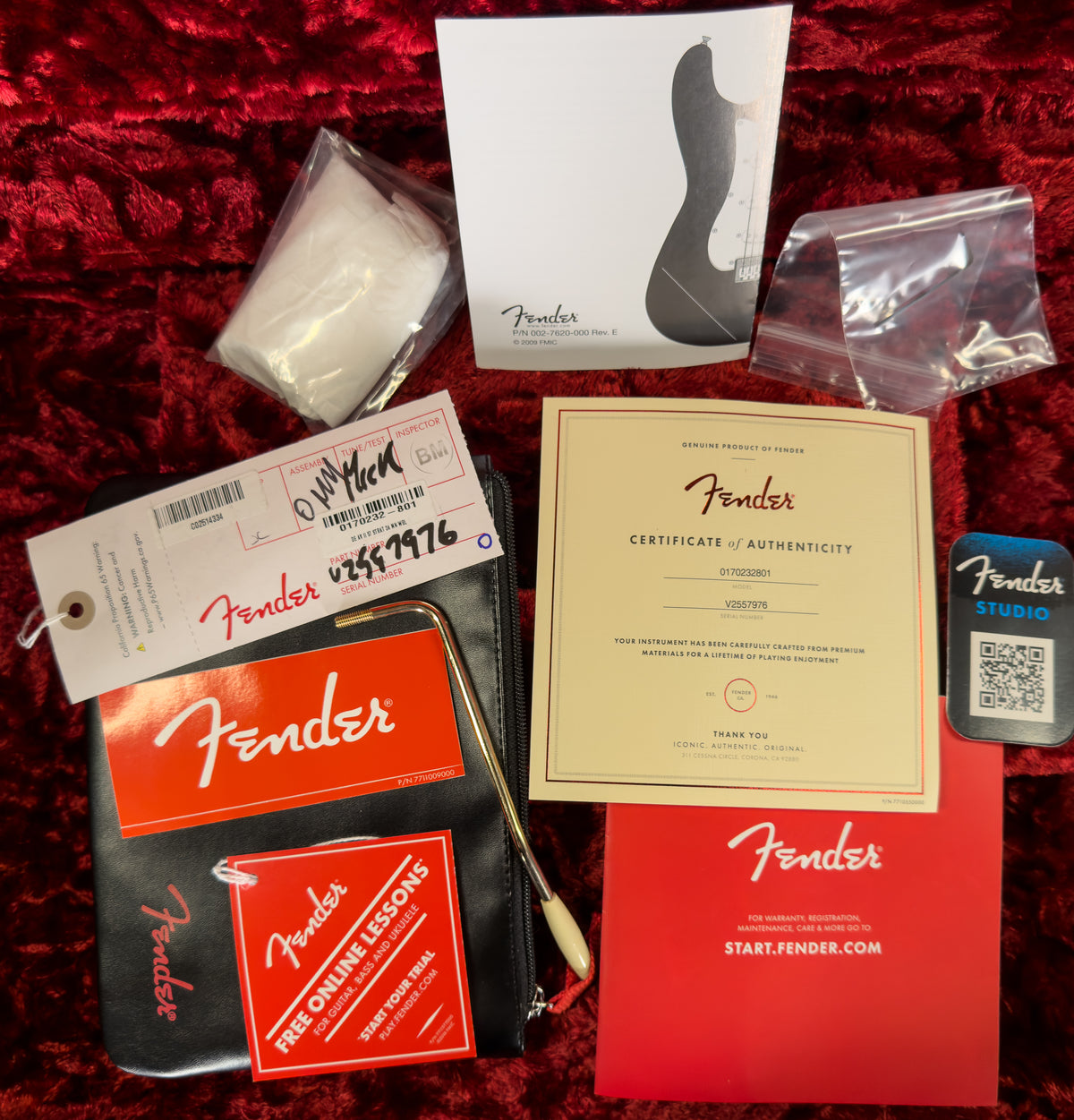 Fender Limited Edition American Vintage II 1957 Stratocaster Flame Maple Fingerboard White Blonde (976)