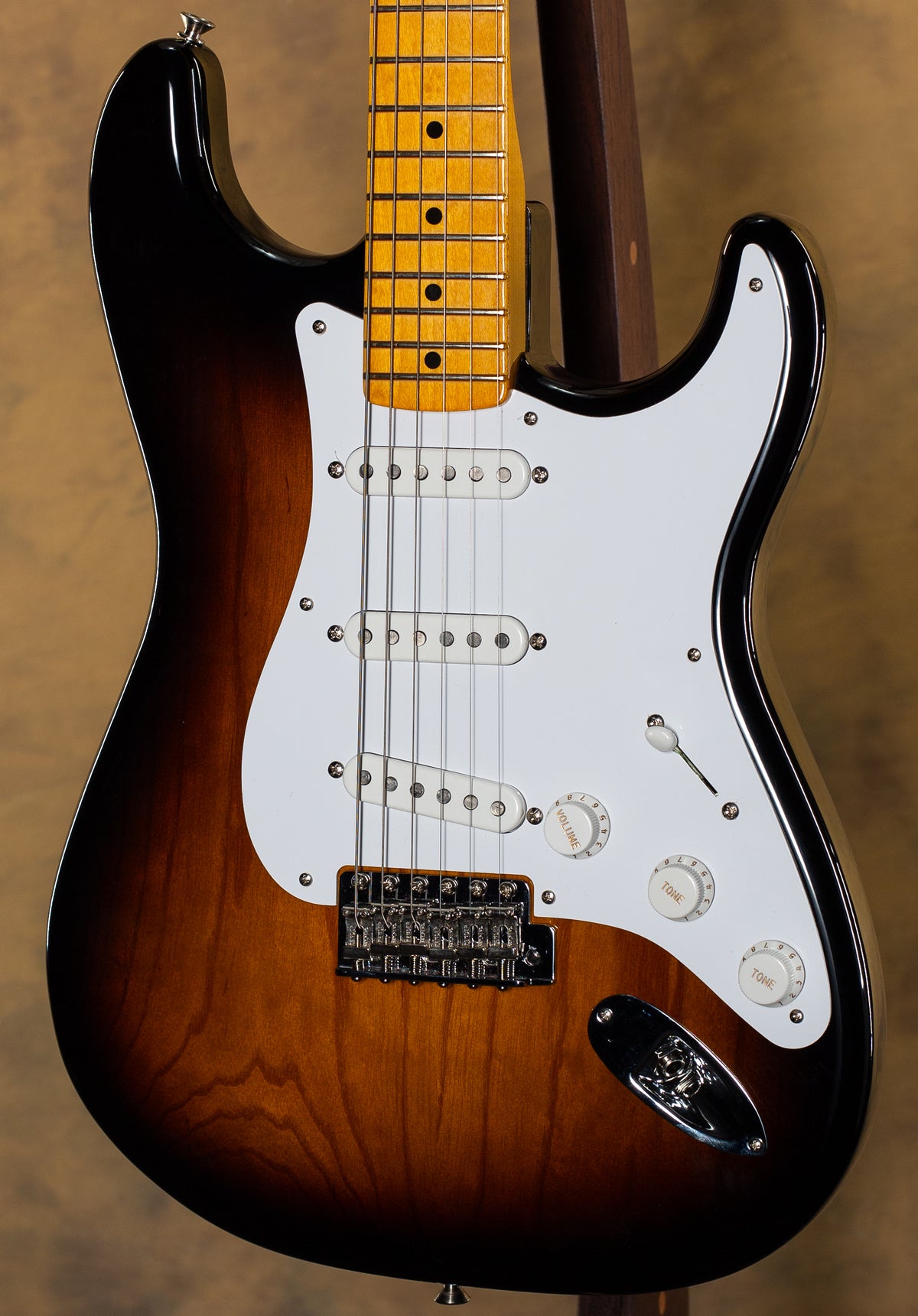 Fender 70th Anniversary American Vintage II 1954 Stratocaster, Maple Fingerboard, 2-Color Sunburst