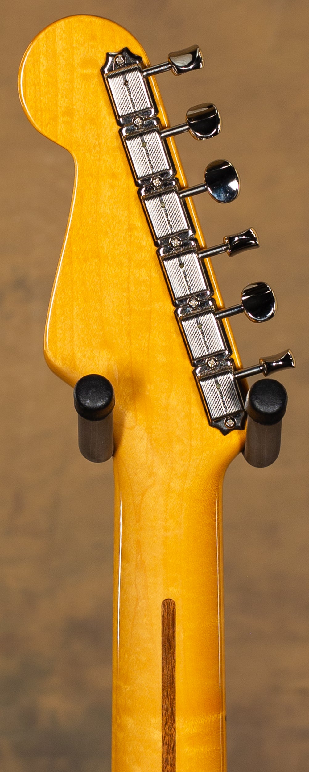 Fender 70th Anniversary American Vintage II 1954 Stratocaster, Maple Fingerboard, 2-Color Sunburst