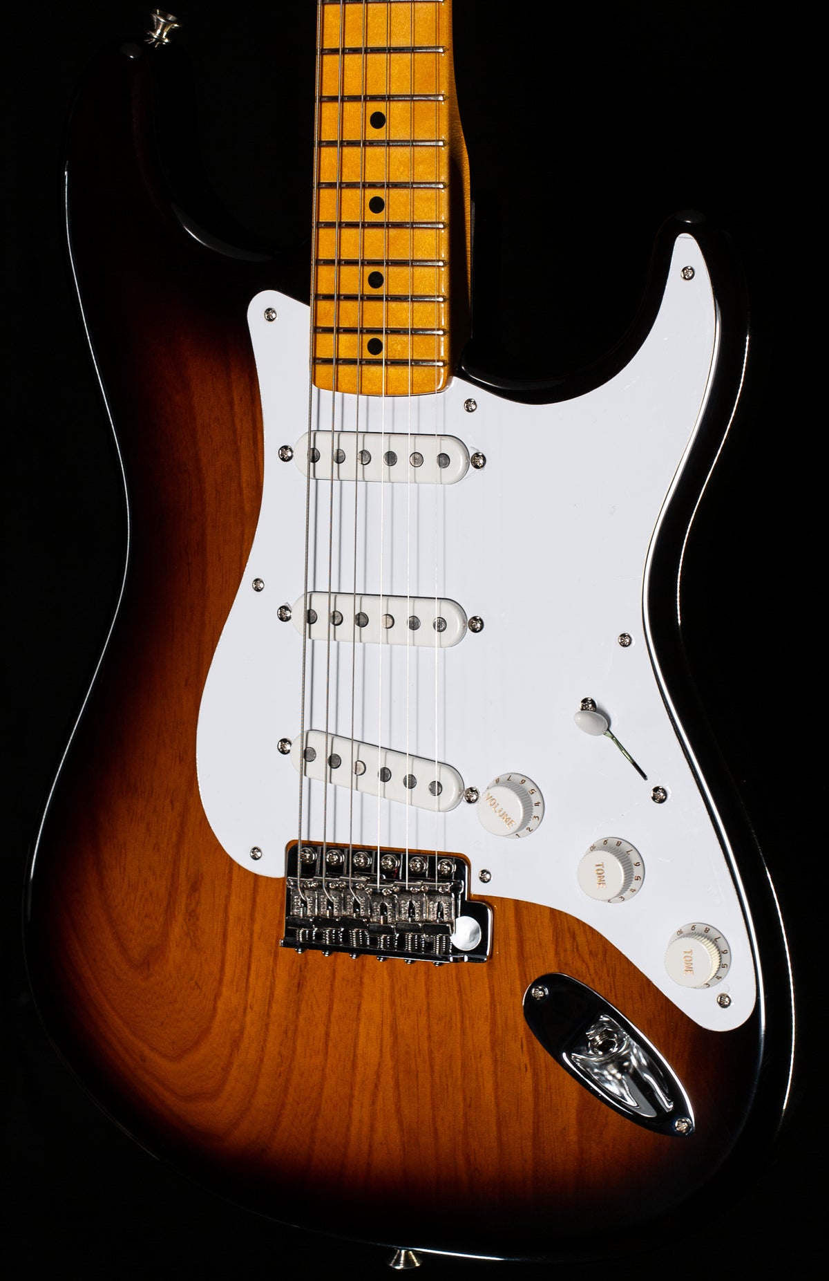 Fender 70th Anniversary American Vintage II 1954 Stratocaster 2-Color Sunburst (403)