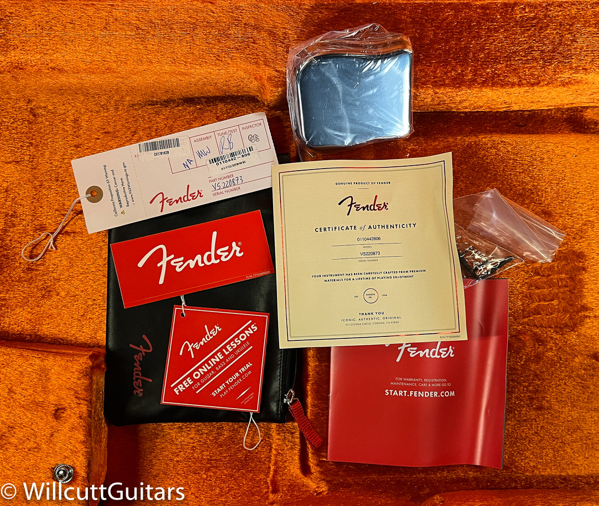 Fender American Vintage II 1977 Telecaster Custom Maple Fingerboard Black (873)
