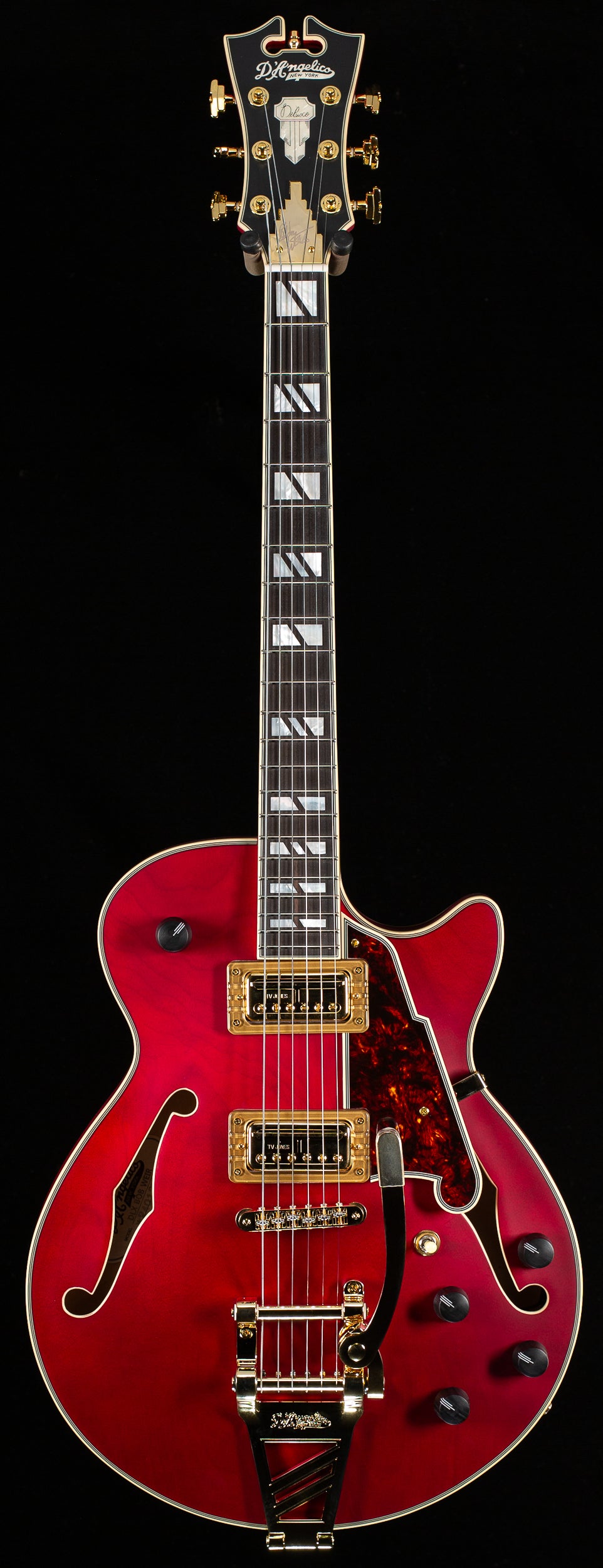 D&#39;Angelico Deluxe Bobby Weir 3 Satin Trans Wine (375)
