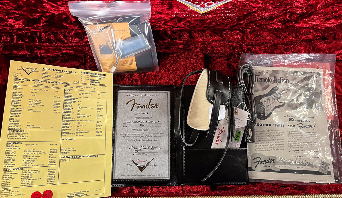 Fender Custom Shop Limited Edition 70th Anniversary 1954 Stratocaster Journeyman Relic, 1-Piece Quartersawn Maple Neck Fingerboard, Wide-Fade 2-Color Sunburst  (366)