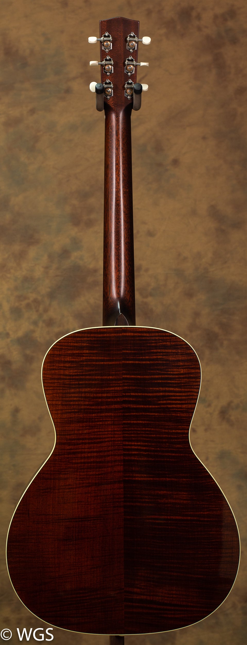 Bourgeois LDB-0 AT Curly Maple USED