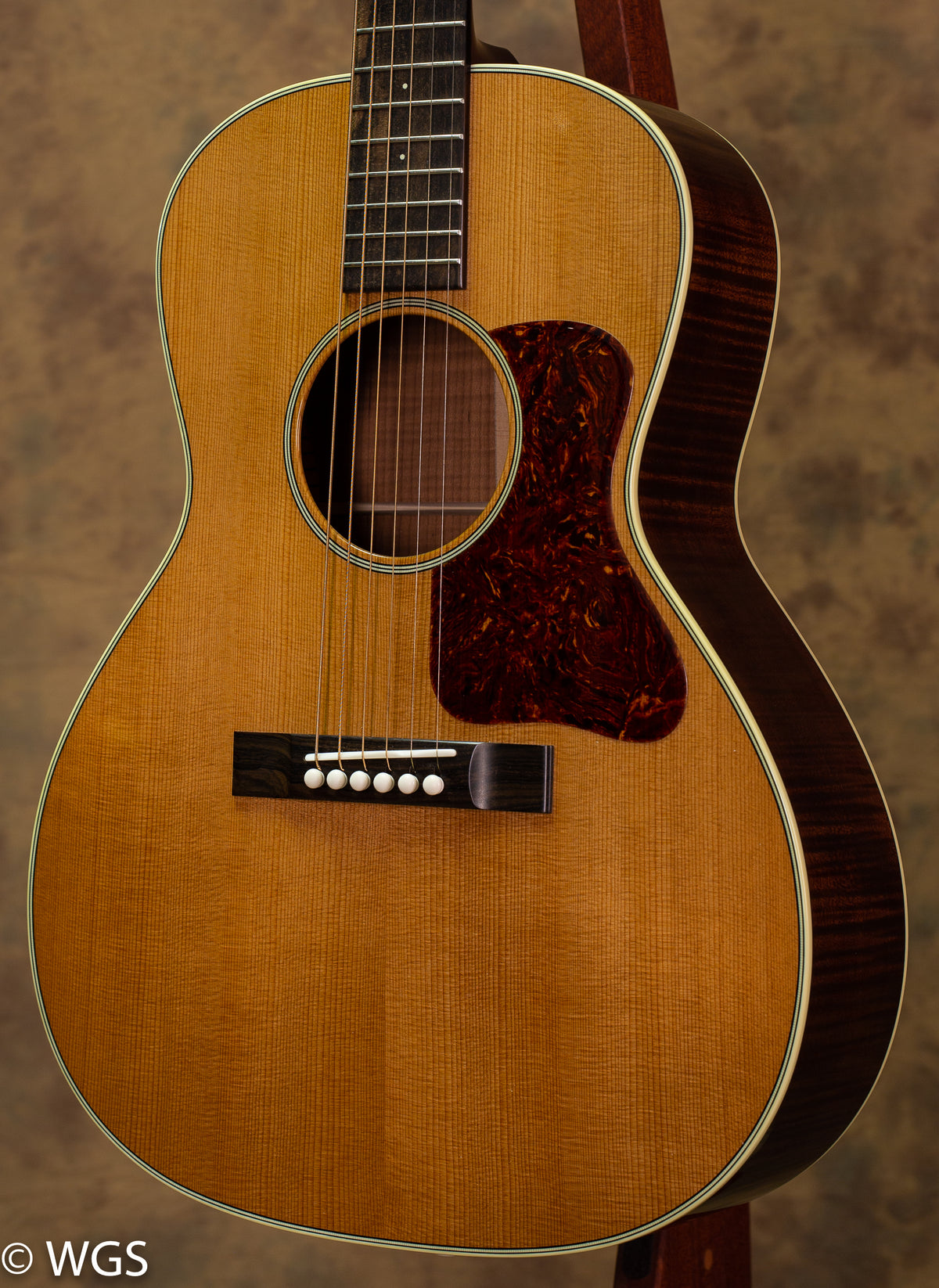 Bourgeois LDB-0 AT Curly Maple USED