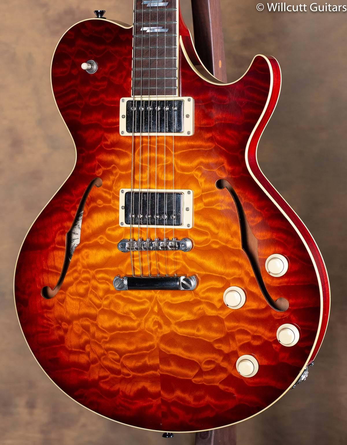 Collings Soco Deluxe Quilt Dark Cherry Burst Brazilian Rosewood Fingerboard USED