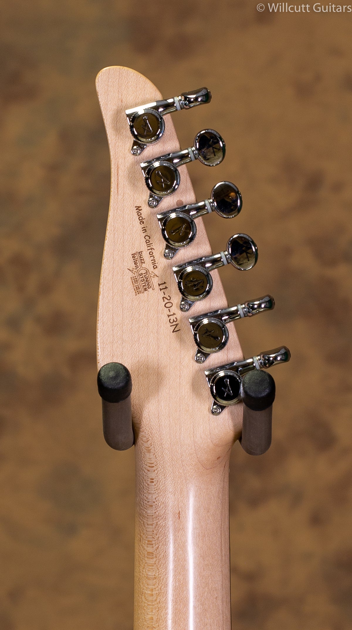 Tom Anderson Raven White USED